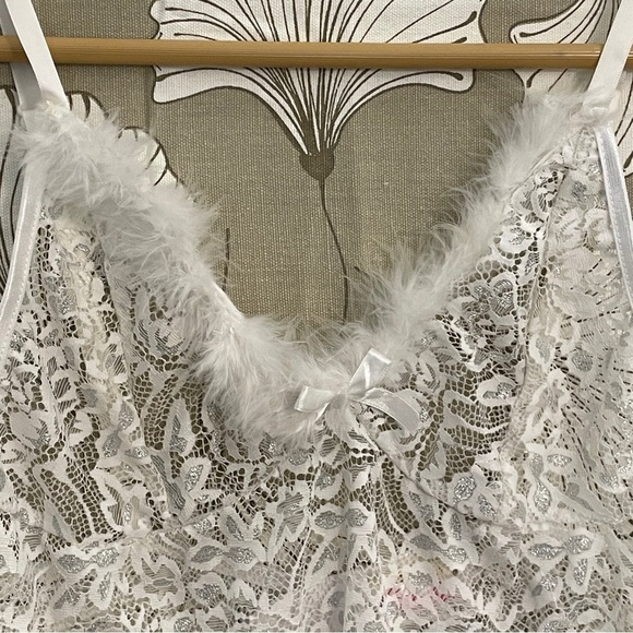 Kissable by Coquette White Angel Chemise Slip w/ Fur Feather Trim Lace One Size - Picture 3 of 13